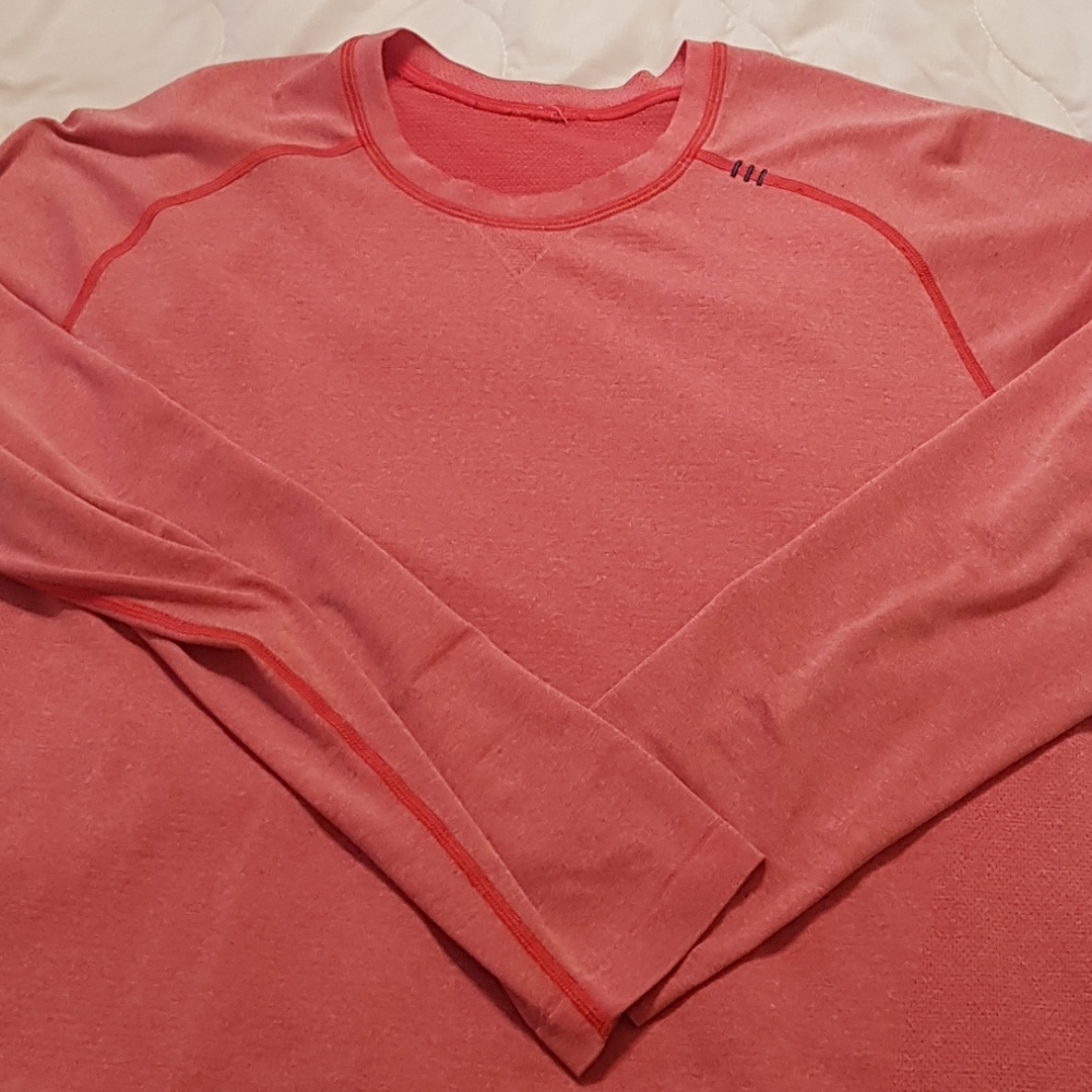 Lululemon Medium metal vent